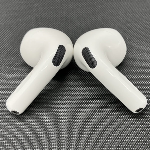 【中古】AirPods 4 MXP63J/A【秋葉原】