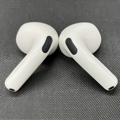 【中古】AirPods 4 MXP63J/A【秋葉原】