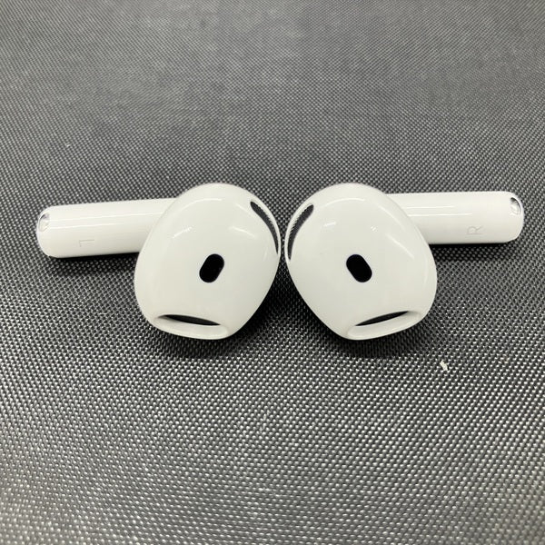 【中古】AirPods 4 MXP63J/A【秋葉原】