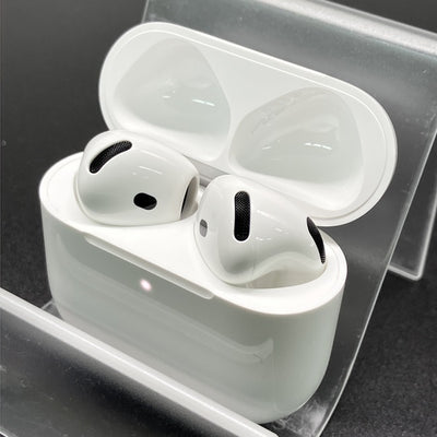 【中古】AirPods 4 MXP93J/A（アクティブノイズキャンセリング搭載）【秋葉原】