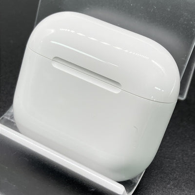 【中古】AirPods 4 MXP93J/A（アクティブノイズキャンセリング搭載）【秋葉原】
