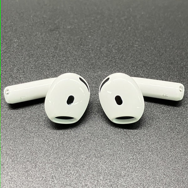 【中古】AirPods 4 MXP93J/A（アクティブノイズキャンセリング搭載）【秋葉原】