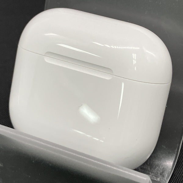 【中古】AirPods 4 MXP63J/A【秋葉原】