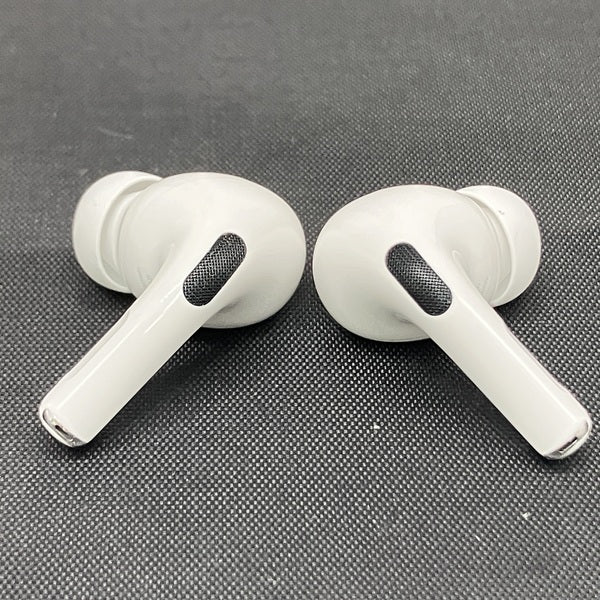Apple 【中古】MagSafe充電ケース(USB-C)付きAirPods Pro(第2