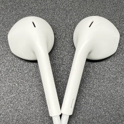 【中古】Apple EarPods with Remote and Mic【秋葉原】