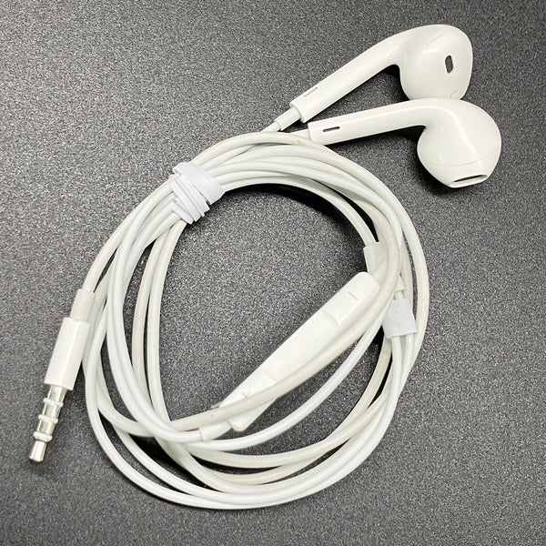 【中古】Apple EarPods with Remote and Mic【秋葉原】