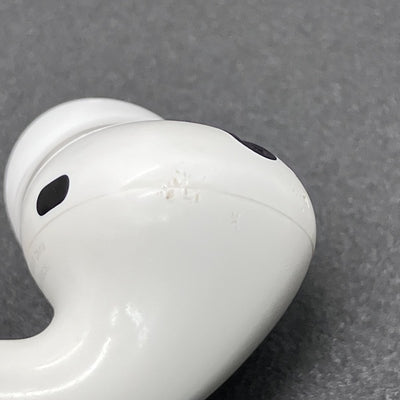 【中古】MagSafe充電ケース(USB-C)付きAirPods Pro(第2世代) MTJV3JA【秋葉原】