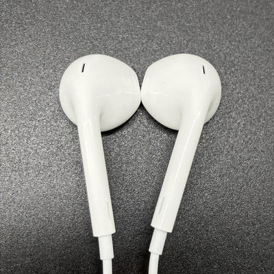 【中古】Apple EarPods with Remote and Mic【秋葉原】