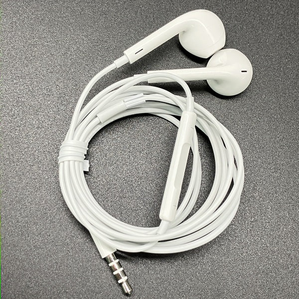 【中古】Apple EarPods with Remote and Mic【秋葉原】