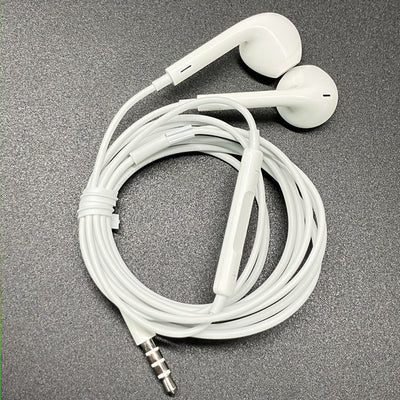 【中古】Apple EarPods with Remote and Mic【秋葉原】