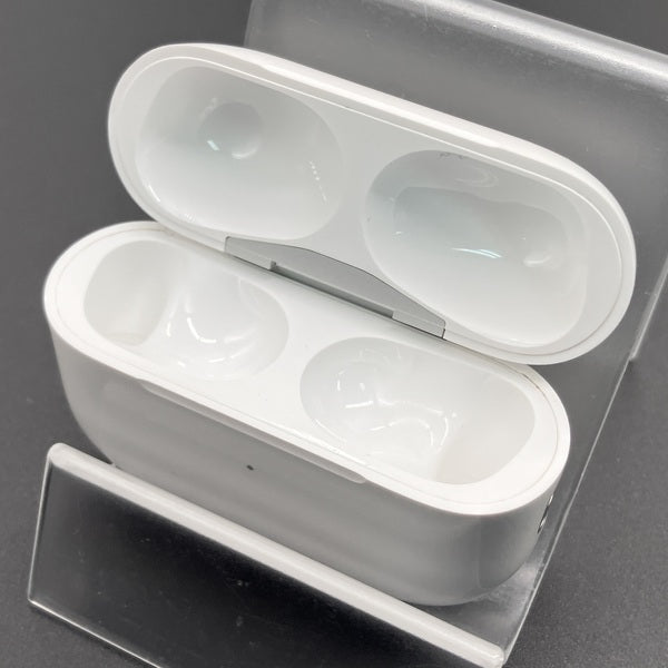 【中古】AirPods Pro (第2世代) MagSafe充電ケース(USB-C)【秋葉原】