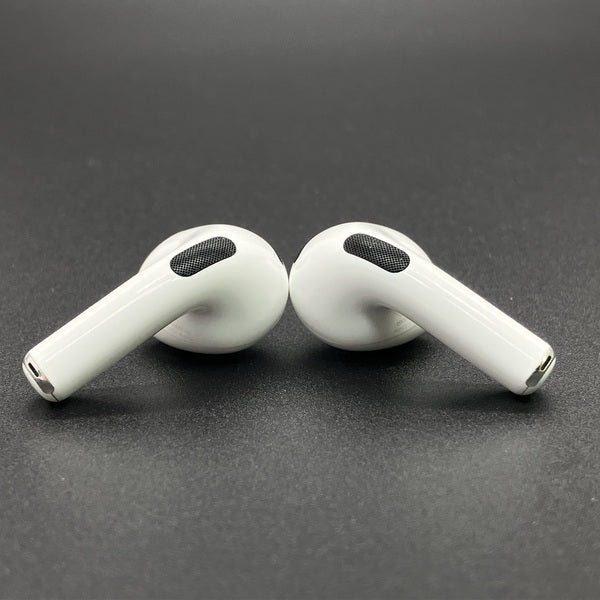 Apple 【中古】Airpods MME73J/A 3rd Generation【秋葉原】 – e