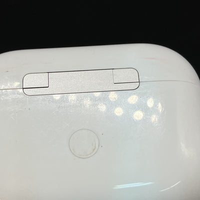 【中古】MagSafe充電ケース(USB-C)付きAirPods Pro(第2世代) MTJV3JA【秋葉原】