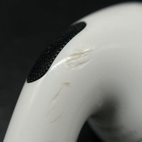 【中古】MagSafe充電ケース(USB-C)付きAirPods Pro(第2世代) MTJV3JA【秋葉原】