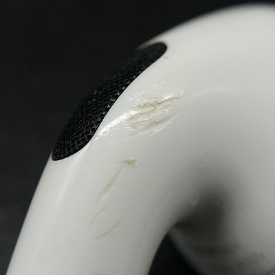 【中古】MagSafe充電ケース(USB-C)付きAirPods Pro(第2世代) MTJV3JA【秋葉原】
