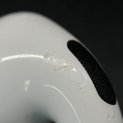 【中古】MagSafe充電ケース(USB-C)付きAirPods Pro(第2世代) MTJV3JA【秋葉原】