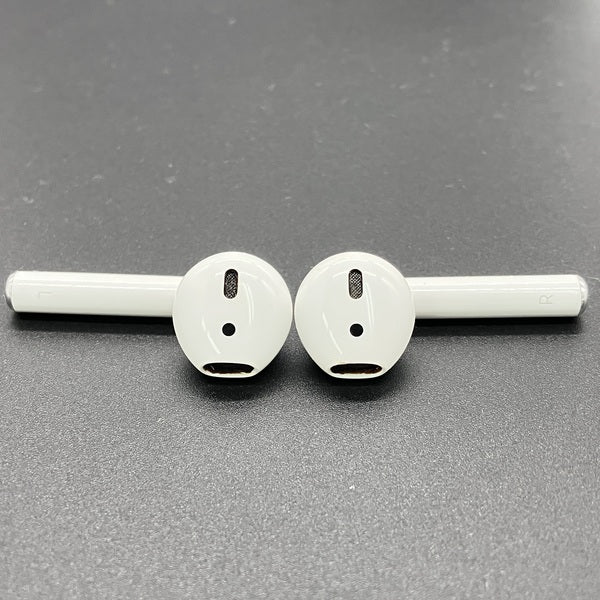 【中古】AirPods MMEF2JA【秋葉原】