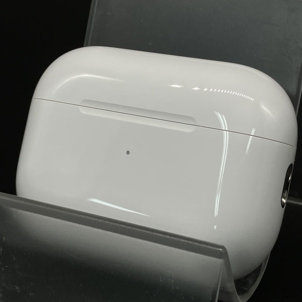 【中古】MagSafe充電ケース(USB-C)付きAirPods Pro(第2世代) MTJV3JA【秋葉原】