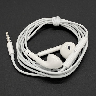【中古】Apple EarPods with Remote and Mic【秋葉原】