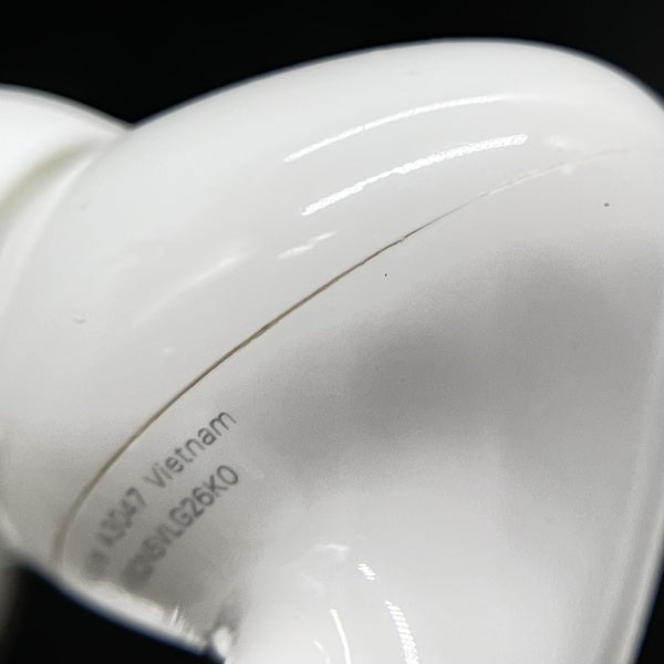 【中古】MagSafe充電ケース(USB-C)付きAirPods Pro(第2世代) MTJV3JA【日本橋】