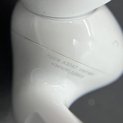 【中古】MagSafe充電ケース(USB-C)付きAirPods Pro(第2世代) MTJV3JA【秋葉原】