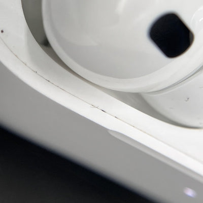 【中古】MagSafe充電ケース(USB-C)付きAirPods Pro(第2世代) MTJV3JA【秋葉原】