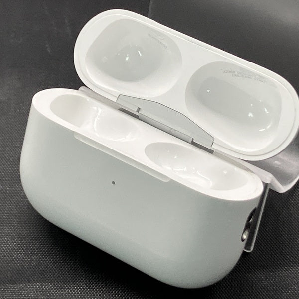 【中古】AirPods Pro (第2世代) MagSafe充電ケース(USB-C)【秋葉原】