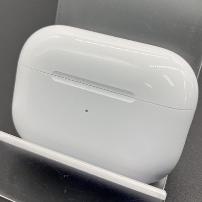 【中古】MagSafe充電ケース(USB-C)付きAirPods Pro(第2世代) MTJV3JA【秋葉原】
