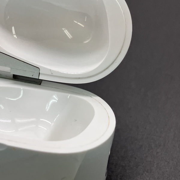 【中古】MagSafe充電ケース(USB-C)付きAirPods Pro(第2世代) MTJV3JA【秋葉原】