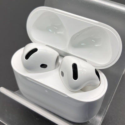【中古】AirPods 4 MXP93J/A（アクティブノイズキャンセリング搭載）【秋葉原】
