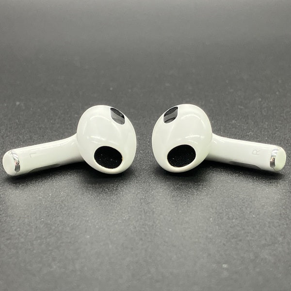 【中古】Airpods MPNY3J/A 3rd Generation  Lightning充電ケース付【秋葉原】