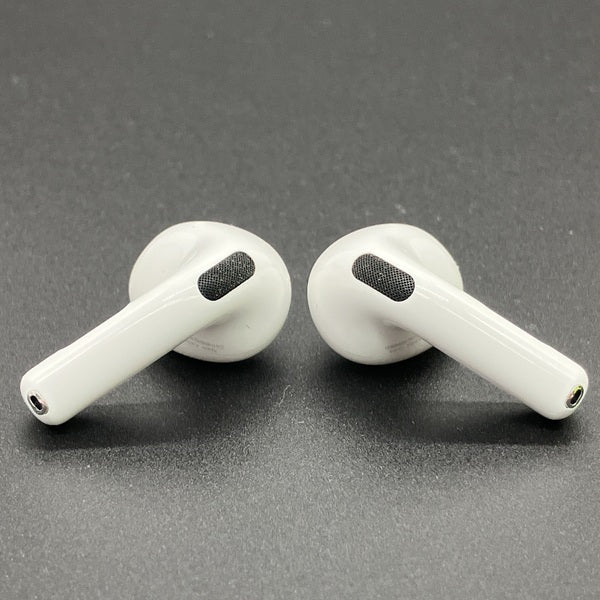 【中古】AirPods 4 MXP93J/A（アクティブノイズキャンセリング搭載）【秋葉原】