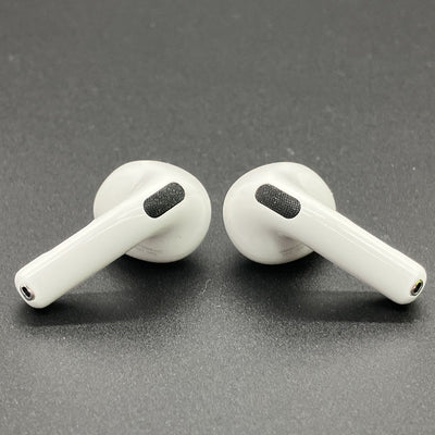 【中古】AirPods 4 MXP93J/A（アクティブノイズキャンセリング搭載）【秋葉原】