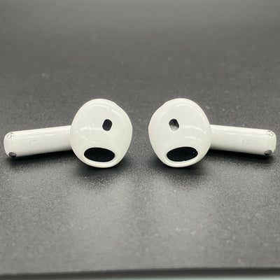 【中古】AirPods 4 MXP93J/A（アクティブノイズキャンセリング搭載）【秋葉原】