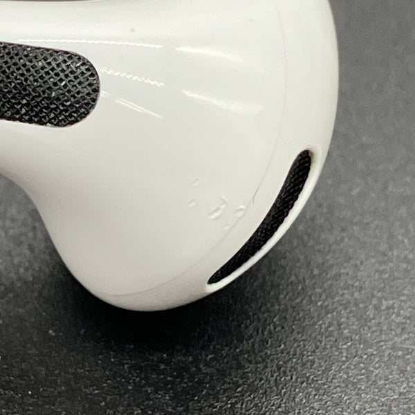 【中古】AirPods 4 MXP93J/A（アクティブノイズキャンセリング搭載）【秋葉原】