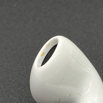 【中古】AirPods 4 MXP93J/A（アクティブノイズキャンセリング搭載）【秋葉原】