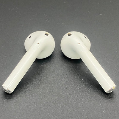 【中古】AirPods with Charging Case MV7N2J/A【日本橋】