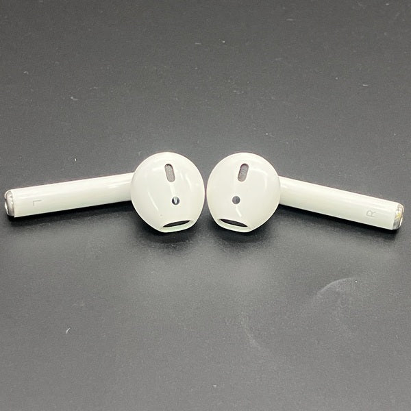 【中古】AirPods with Charging Case MV7N2J/A【日本橋】