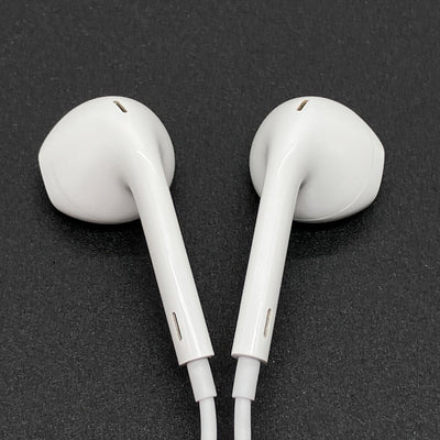 【中古】Apple EarPods with Remote and Mic【日本橋】