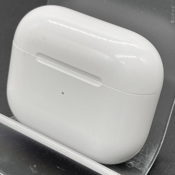 【中古】AirPods Lightning 充電ケース (第3世代)【日本橋】