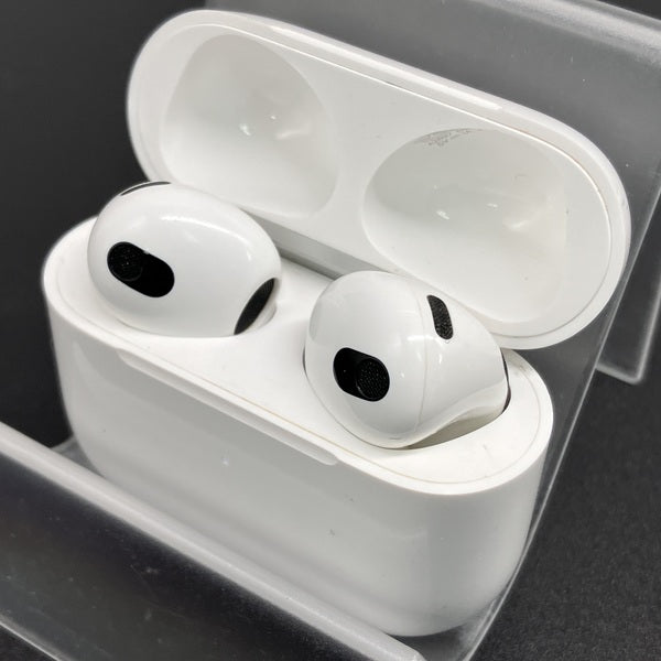 【中古】Airpods MPNY3J/A 3rd Generation  Lightning充電ケース付【日本橋】