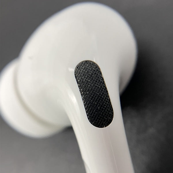 【中古】MagSafe充電ケース(USB-C)付きAirPods Pro(第2世代) MTJV3JA【秋葉原】
