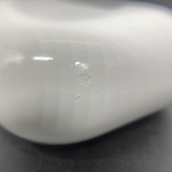 【中古】MagSafe充電ケース(USB-C)付きAirPods Pro(第2世代) MTJV3JA【秋葉原】