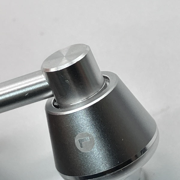 【中古】E1001 Triple-Driver In-Ear Headphones シルバー【名古屋】