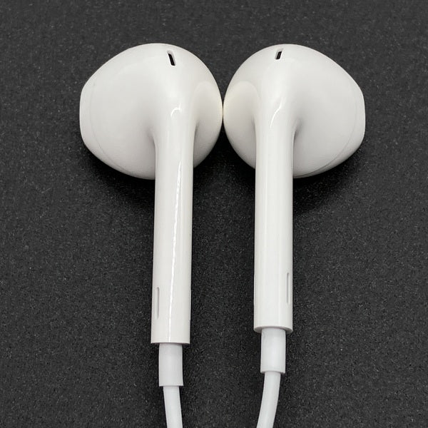 【中古】Apple EarPods with Remote and Mic【日本橋】
