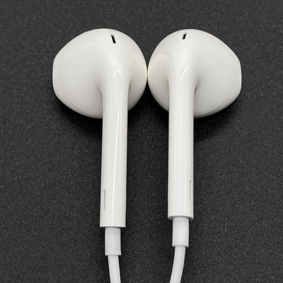 【中古】Apple EarPods with Remote and Mic【日本橋】
