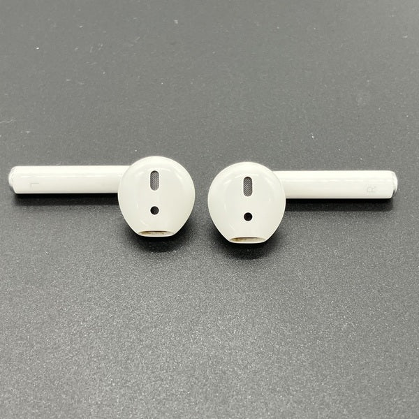 【中古】AirPods with Charging Case MV7N2J/A【秋葉原】