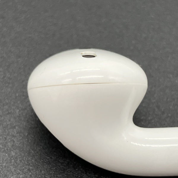 【中古】AirPods with Charging Case MV7N2J/A【秋葉原】