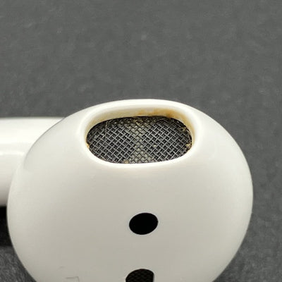 【中古】AirPods with Charging Case MV7N2J/A【秋葉原】