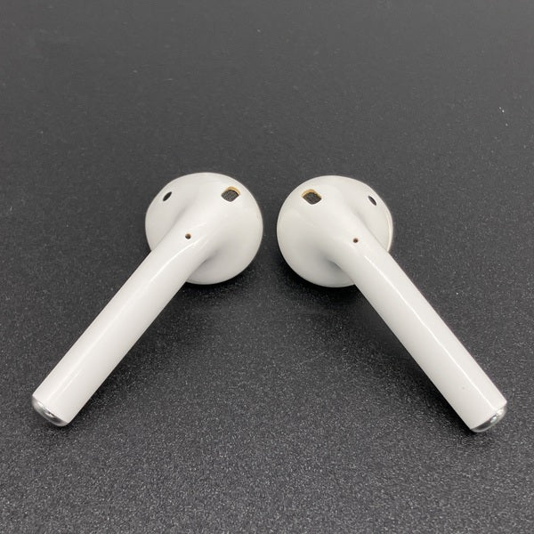 【中古】AirPods with Charging Case MV7N2J/A【秋葉原】